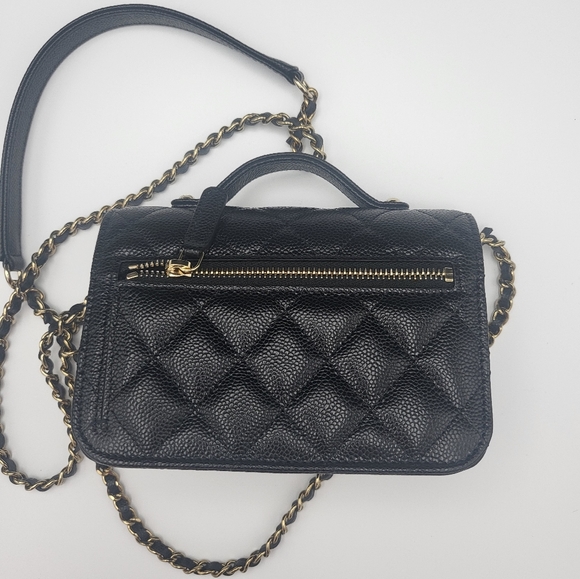 Brand new 23P authentic Chanel business affinity clutch with chain - Picture 4 of 17